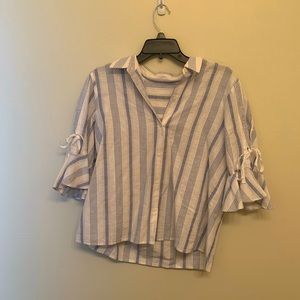 Medium collard shirt with ruffle sleeves